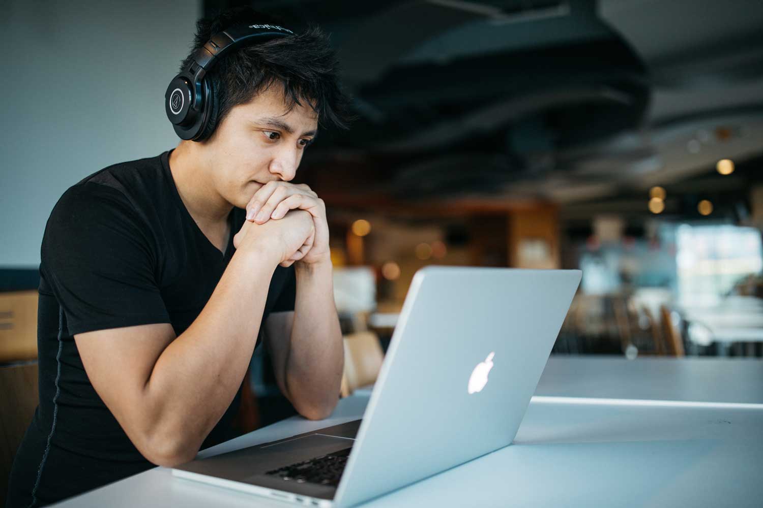 Outsmarting AI Search: How Micro-Courses Drive Clicks, Credibility, & Conversions